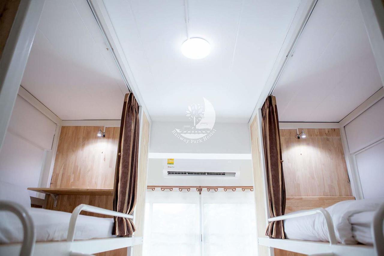 Railway Park Hostel Чиангмай Екстериор снимка