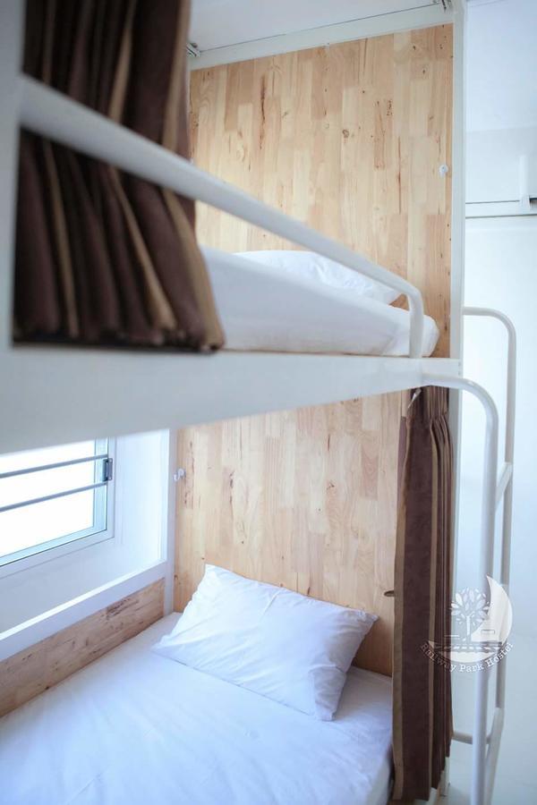 Railway Park Hostel Чиангмай Екстериор снимка