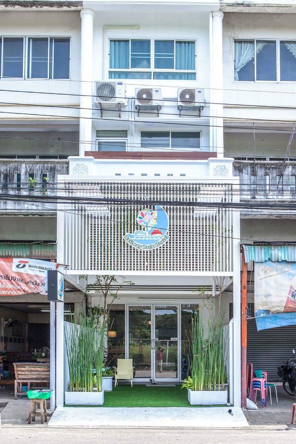 Railway Park Hostel Чиангмай Екстериор снимка