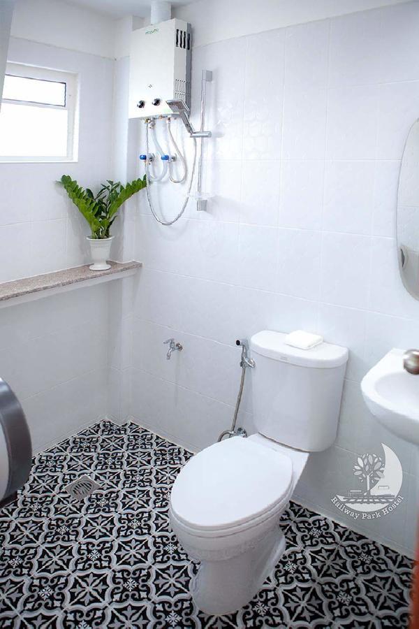 Railway Park Hostel Чиангмай Екстериор снимка