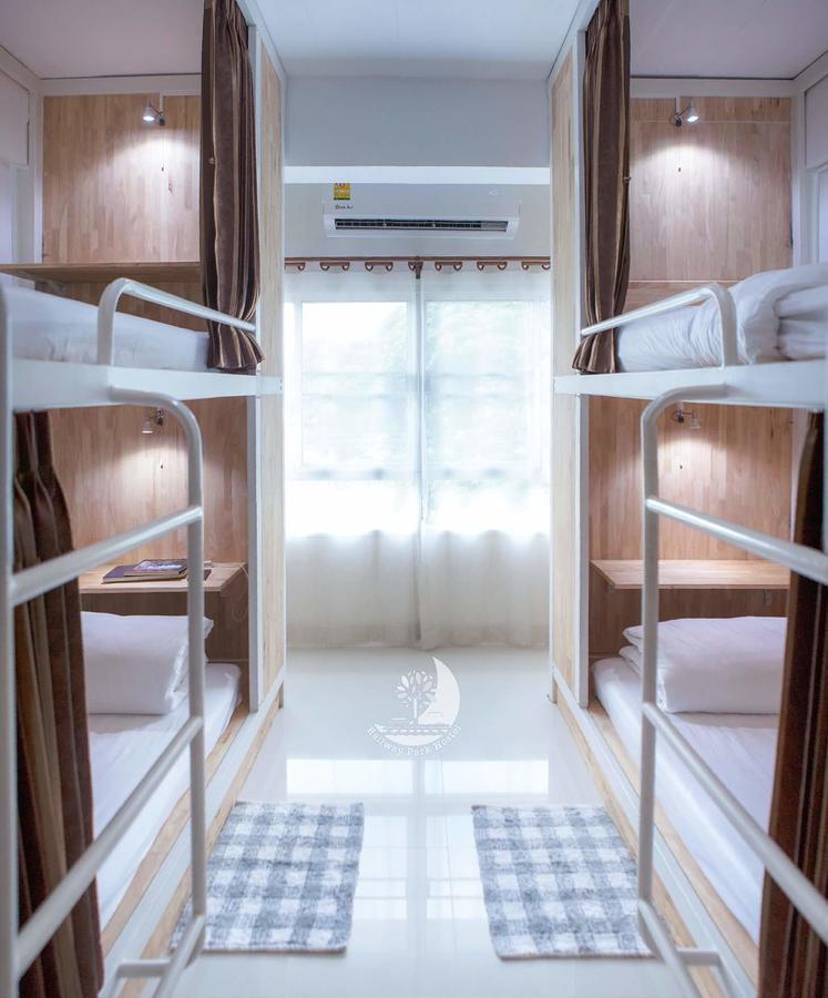 Railway Park Hostel Чиангмай Екстериор снимка