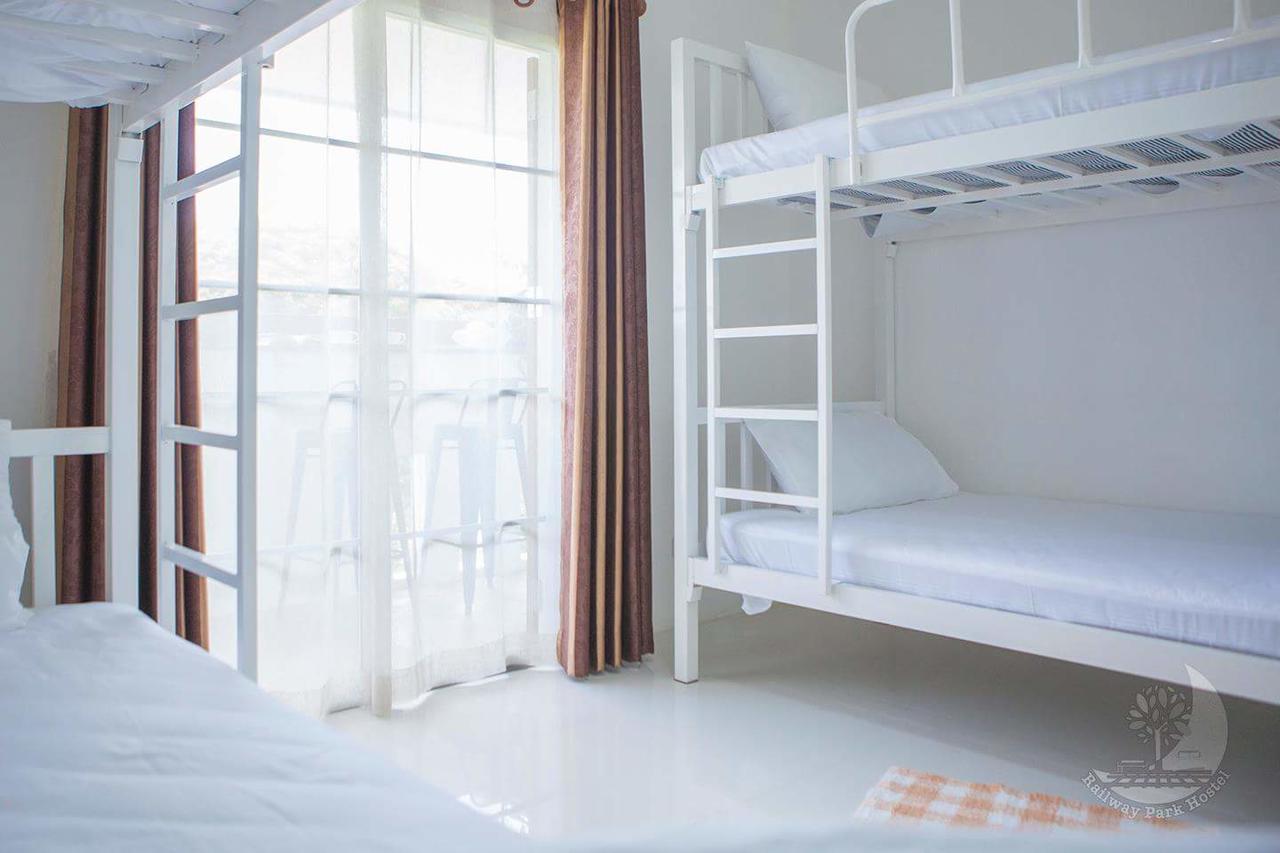 Railway Park Hostel Чиангмай Екстериор снимка